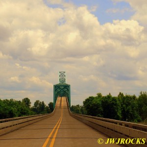 33 Mississippi River Bridge