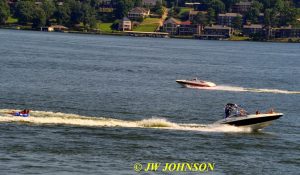 02 Speedboat & Skiers Lake Hamilton